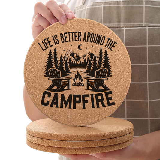 Kurken pannenonderzetter "Life is better around the campfire" (ca. 19cm)