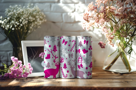 20oz Skinny Tumbler met Kerstmotief van Rendieren, Klokken en Kerstsokken - 590ml